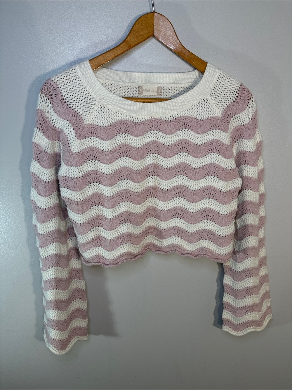 Altar’d State Long Sleeve Dusty Pink and Cream Cropped Sweater, Small
